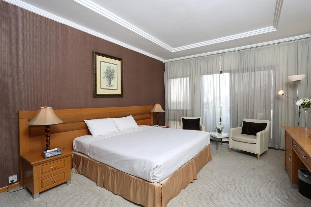 New Park Hotel Kuwait City Room photo